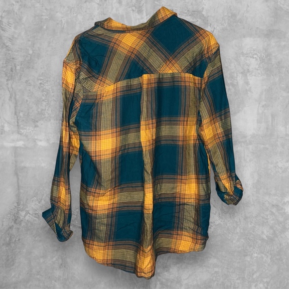 Women's True Craft Yellow and Blue Plaid Button-up Long-sleeve - Picture 3 of 4